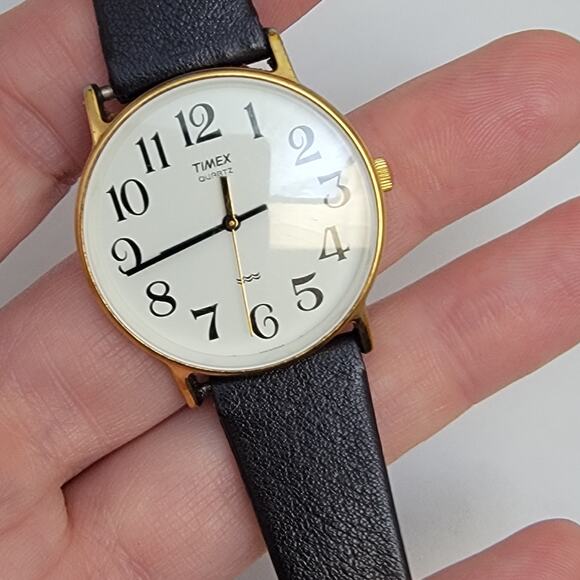 Vintage Watches Timex Quartz Gold Case Watch with Bold Dial & Leather Band - Picture 1 of 10